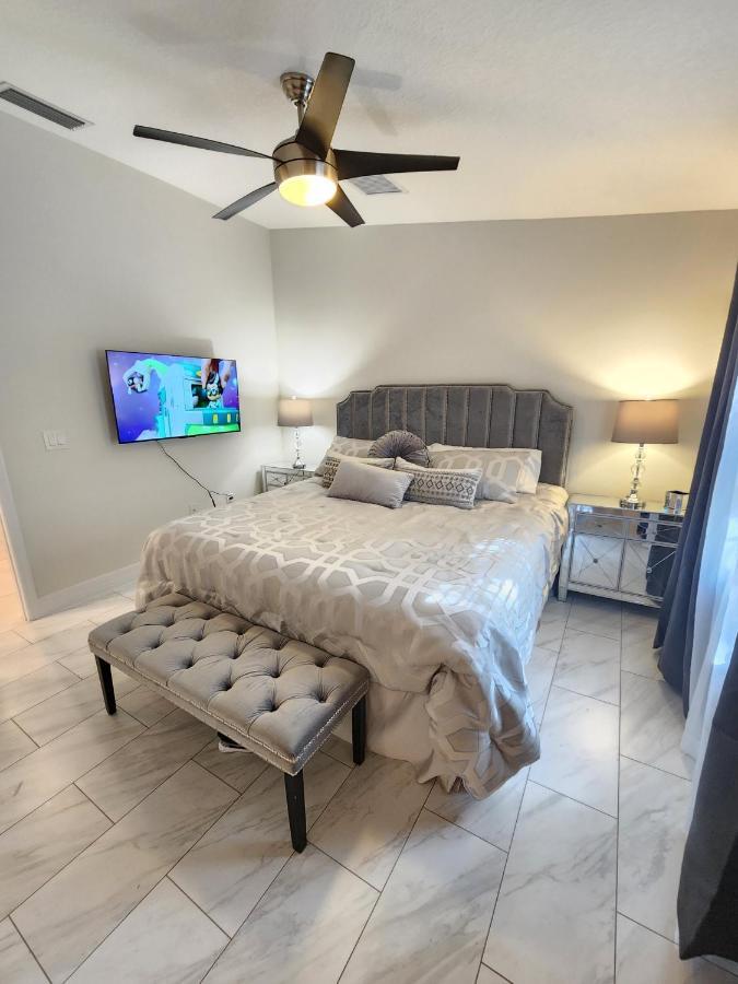 The Villa Orlando@College Park. Sleeps16 エクステリア 写真