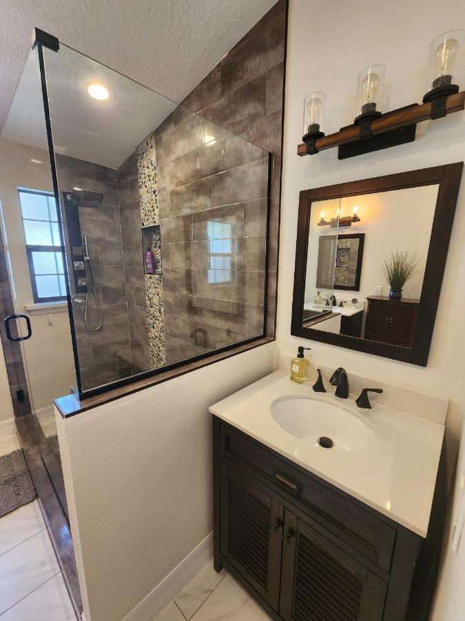 The Villa Orlando@College Park. Sleeps16 エクステリア 写真