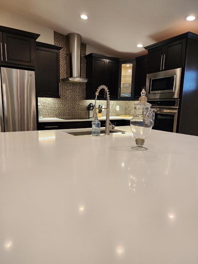 The Villa Orlando@College Park. Sleeps16 エクステリア 写真