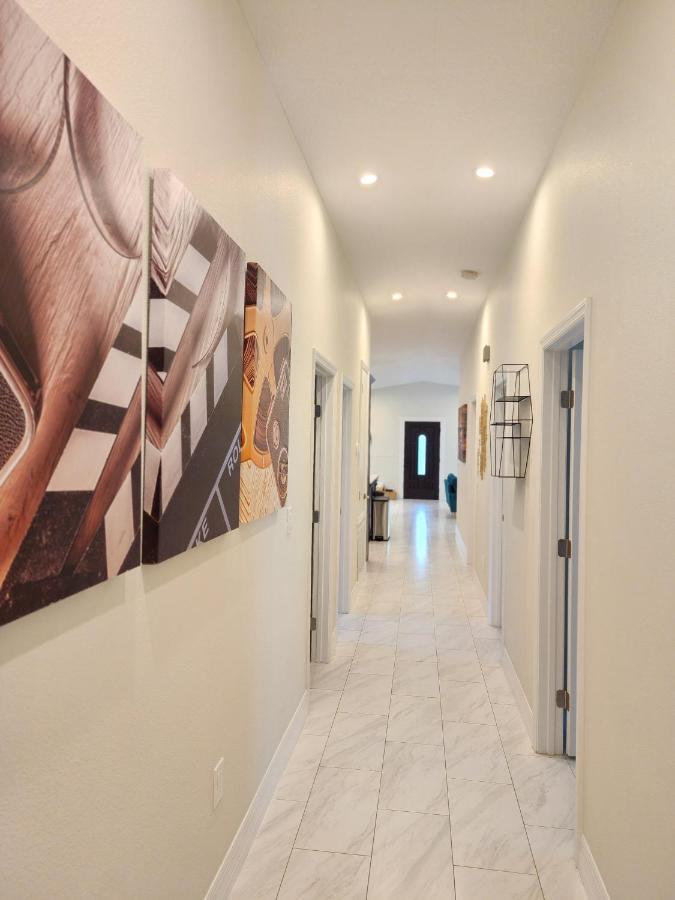 The Villa Orlando@College Park. Sleeps16 エクステリア 写真