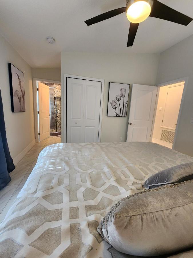 The Villa Orlando@College Park. Sleeps16 エクステリア 写真