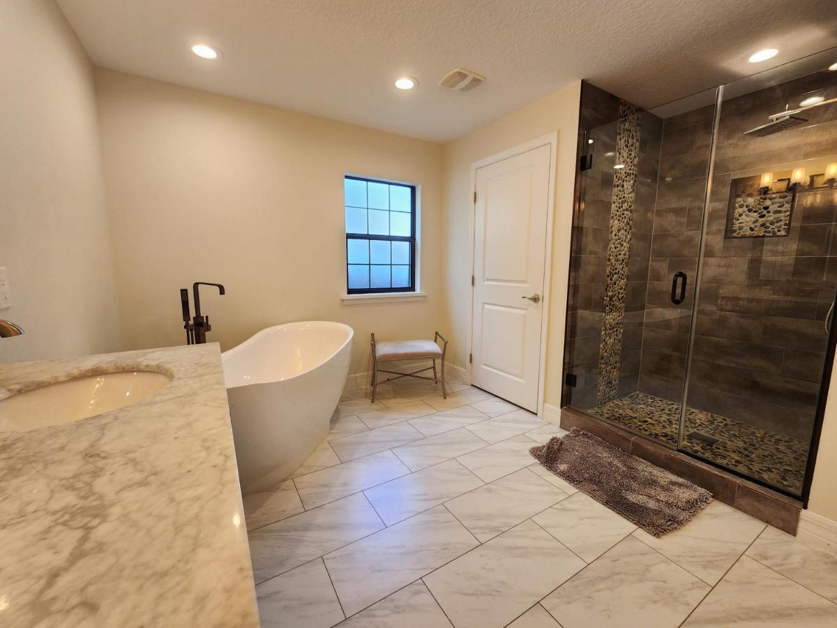 The Villa Orlando@College Park. Sleeps16 エクステリア 写真