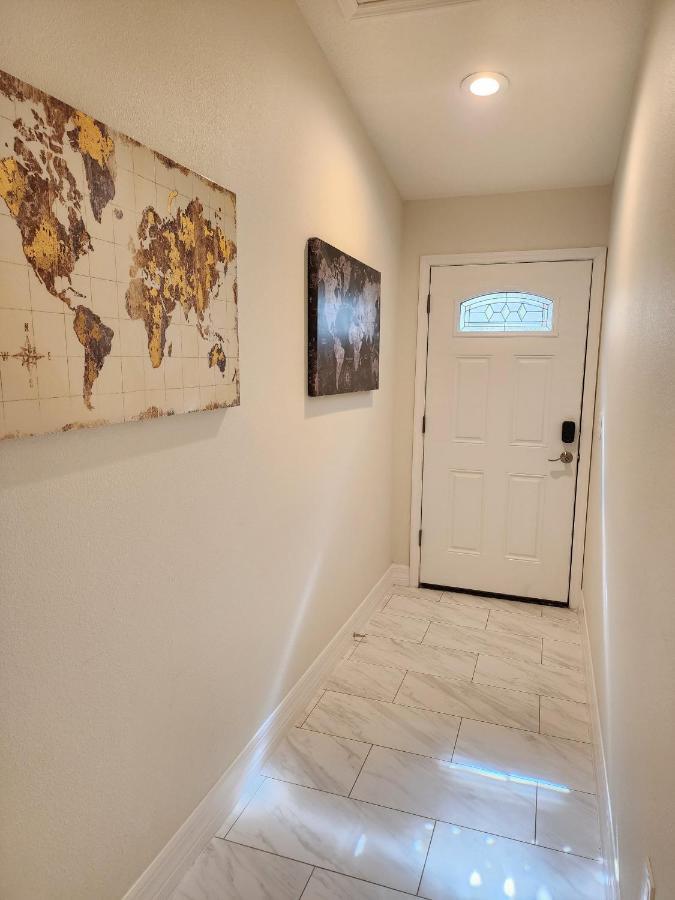 The Villa Orlando@College Park. Sleeps16 エクステリア 写真