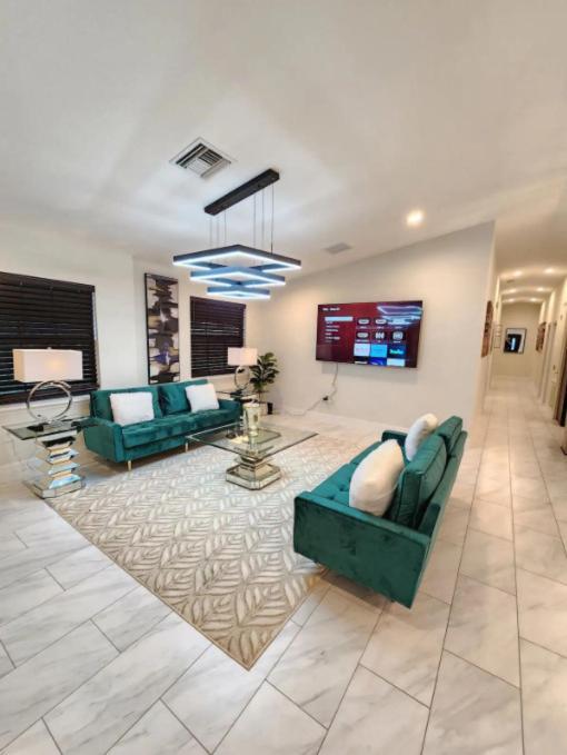 The Villa Orlando@College Park. Sleeps16 エクステリア 写真
